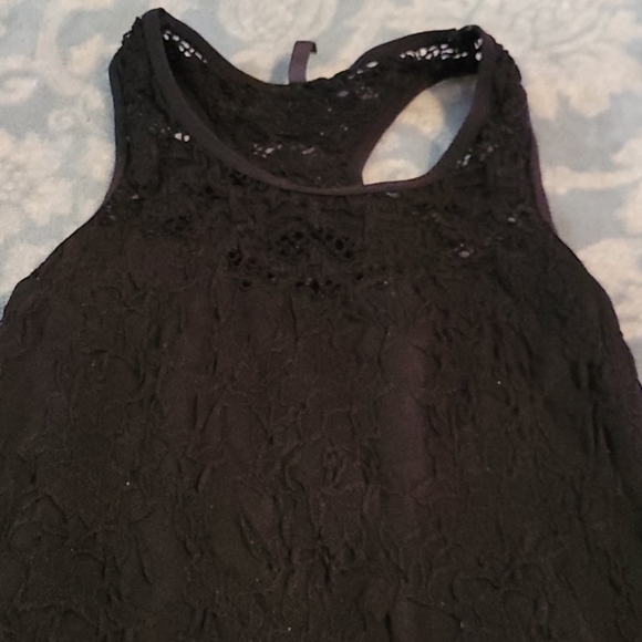 Black tank top - Picture 3 of 3